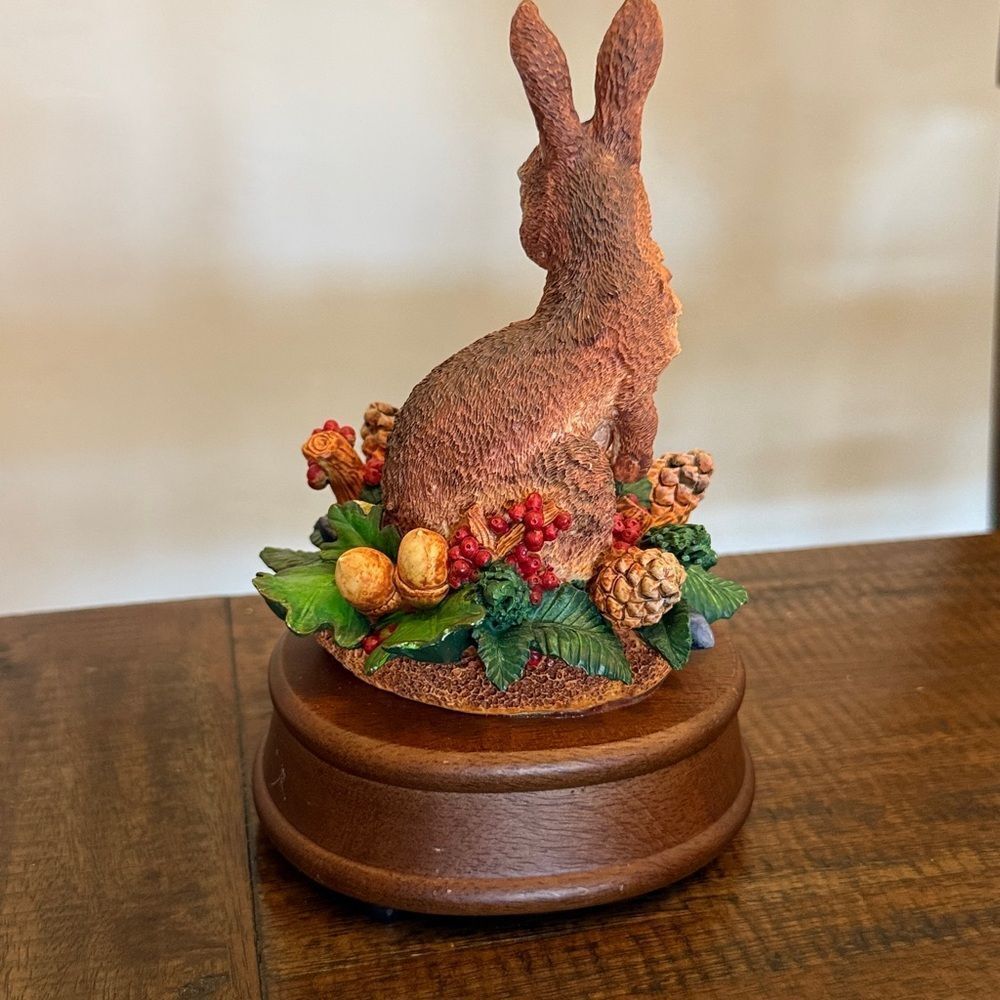 Vtg Winterthur 1996 Rabbit Bunny Music Box By Enesco - Picture 3 of 8